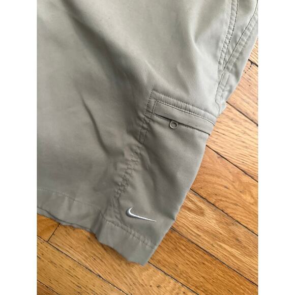 Men’s Size 30 Nike Golf Khaki Shorts - Picture 2 of 6